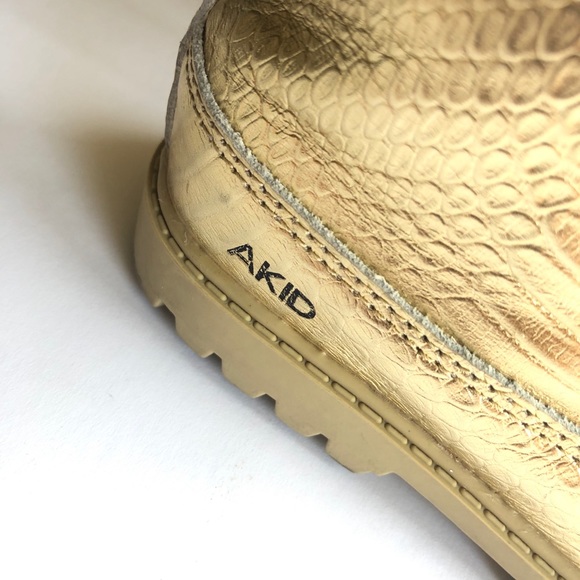 ⚜️GORGEOUS GOLD AKID HIGHTOP SNEAKERS/BOOTS⚜️ - Picture 5 of 6